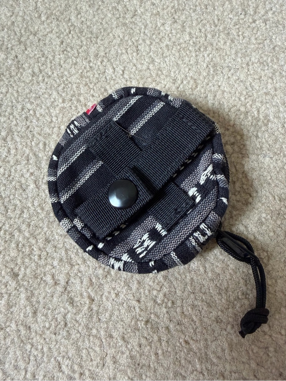 Supreme Small Pouch - Picture 2 of 2